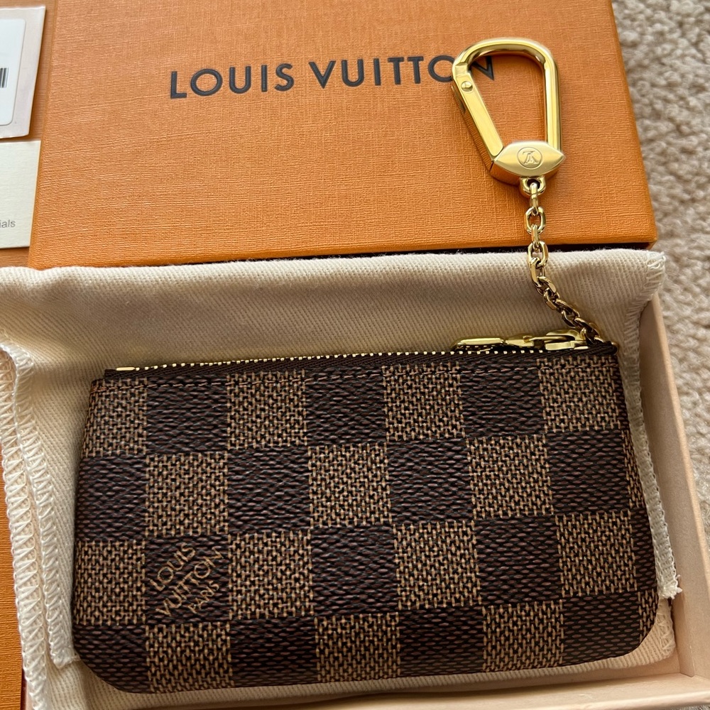 💯 Authentic Louis Vuitton key pouch